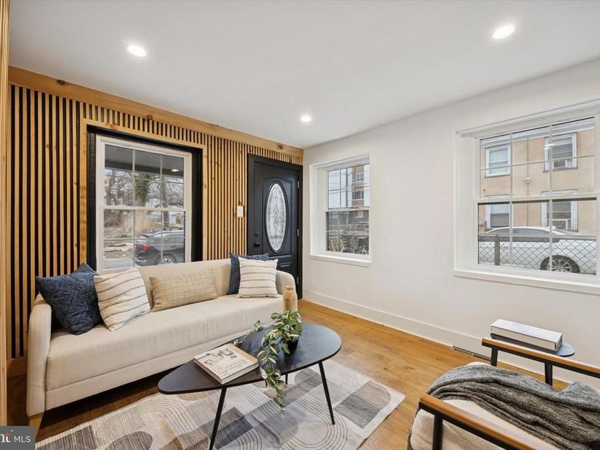 2047 N Randolph Street, Philadelphia, PA 19122 Main Photo