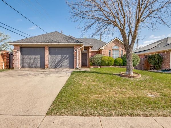 801 Lowe Drive, Cedar Hill, TX 75104