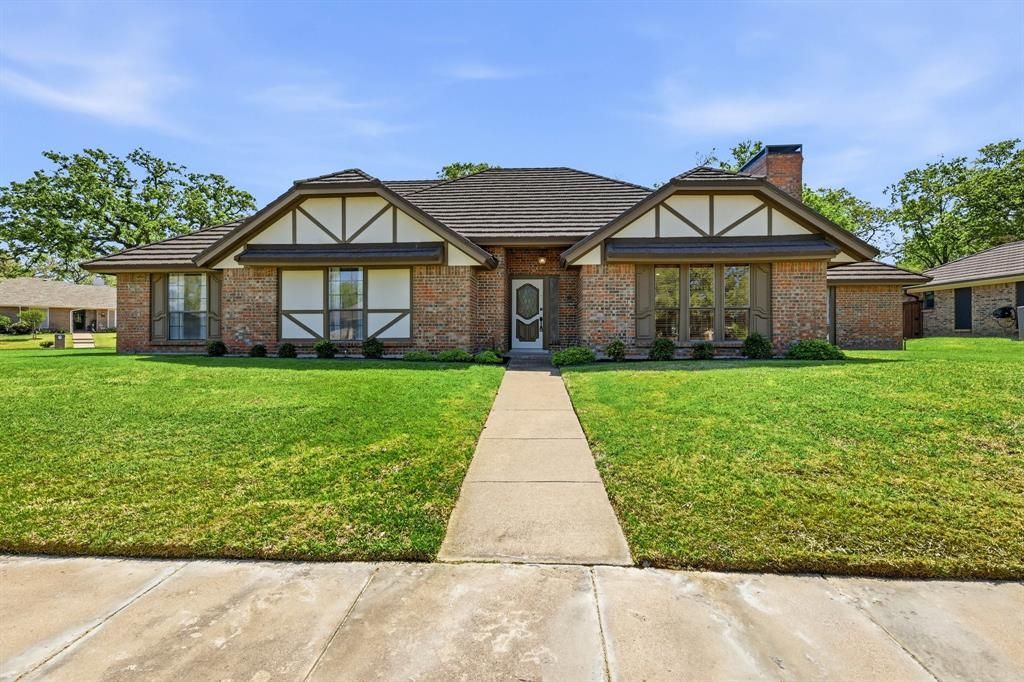 716 Sugar Tree Court, Bedford, TX 76021 Main Photo