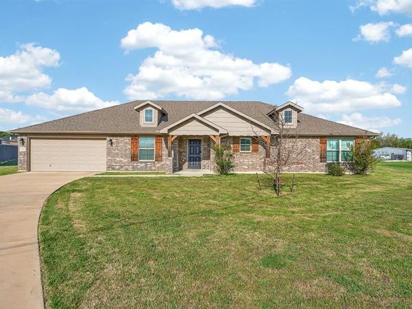 3905 Chippewa Court, Granbury, TX 76048