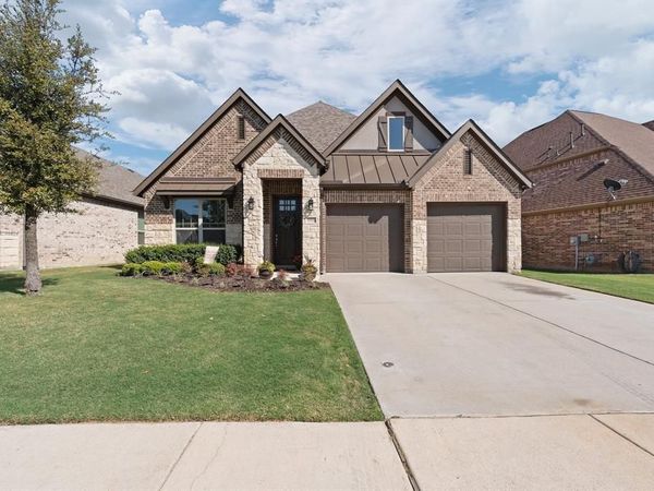 15532 Pioneer Bluff Trail, Fort Worth, TX 76262