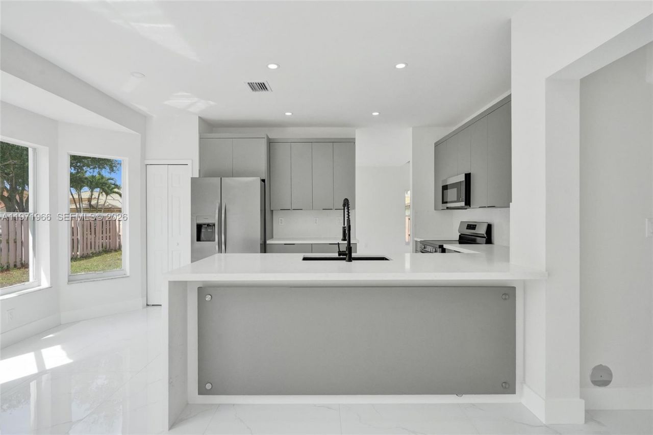 14422 N Royal Cove Cir, Davie, FL 33325 Photo