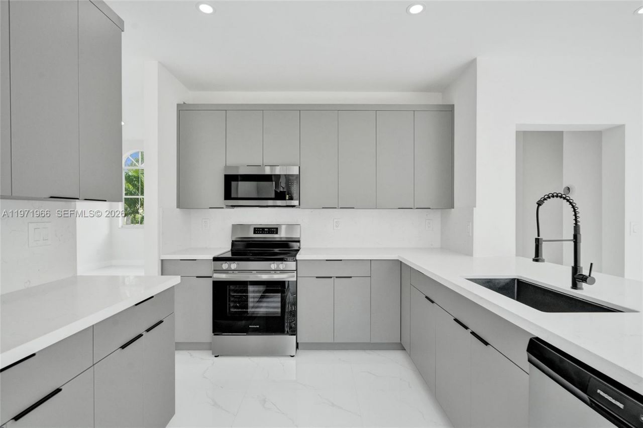 14422 N Royal Cove Cir, Davie, FL 33325 Photo