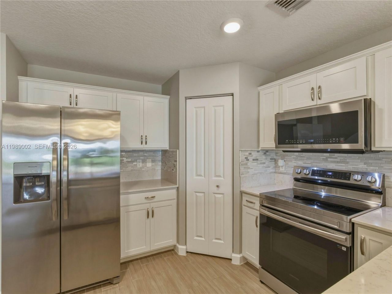 6011 Woods Edge Cir , Unit 6011, Riviera Beach, FL 33410 Photo