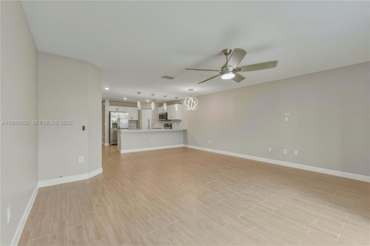 6011 Woods Edge Cir , Unit 6011, Riviera Beach, FL 33410 Photo