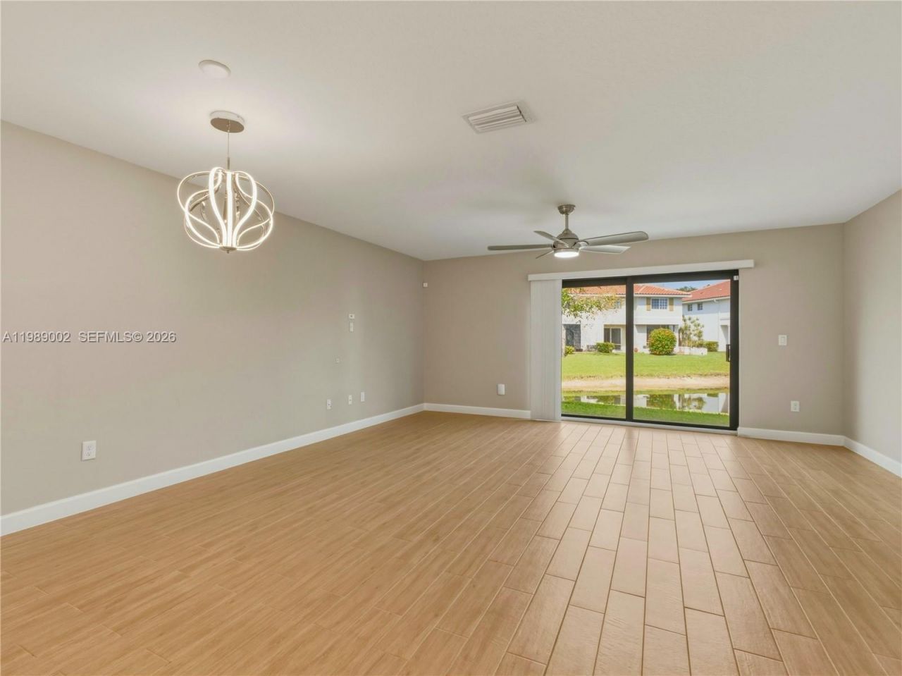 6011 Woods Edge Cir , Unit 6011, Riviera Beach, FL 33410 Photo