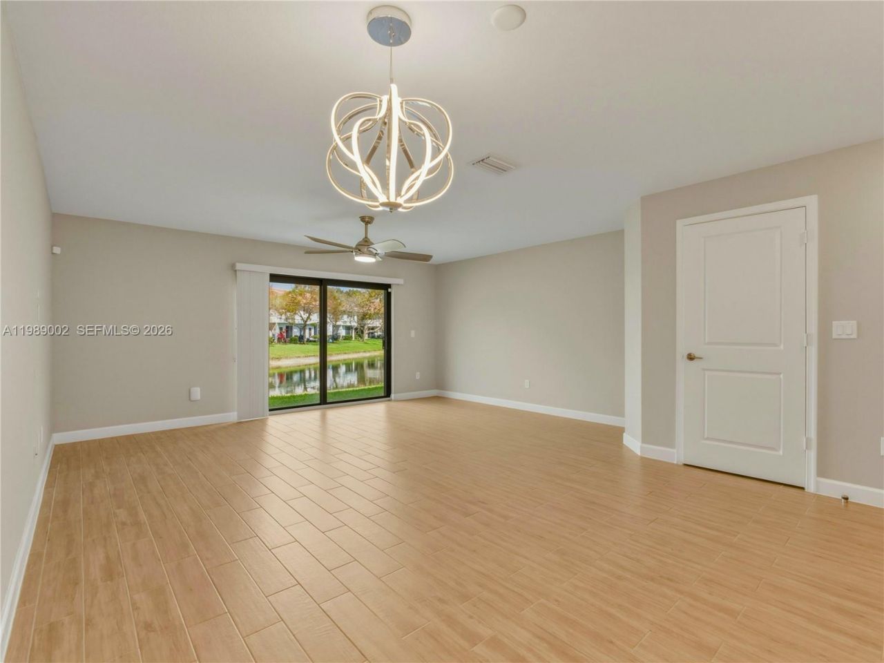 6011 Woods Edge Cir , Unit 6011, Riviera Beach, FL 33410 Photo