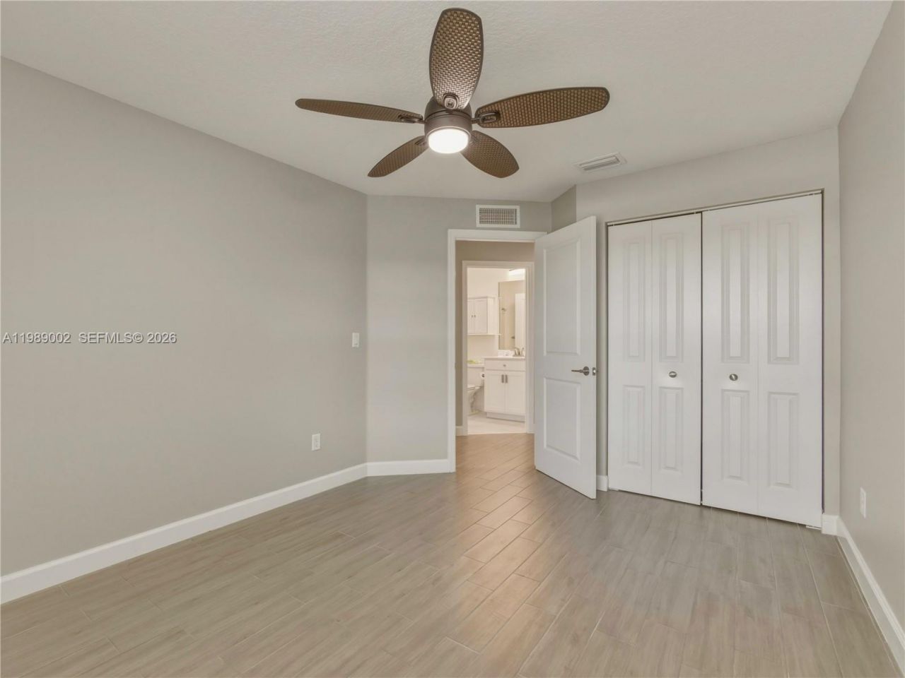 6011 Woods Edge Cir , Unit 6011, Riviera Beach, FL 33410 Photo