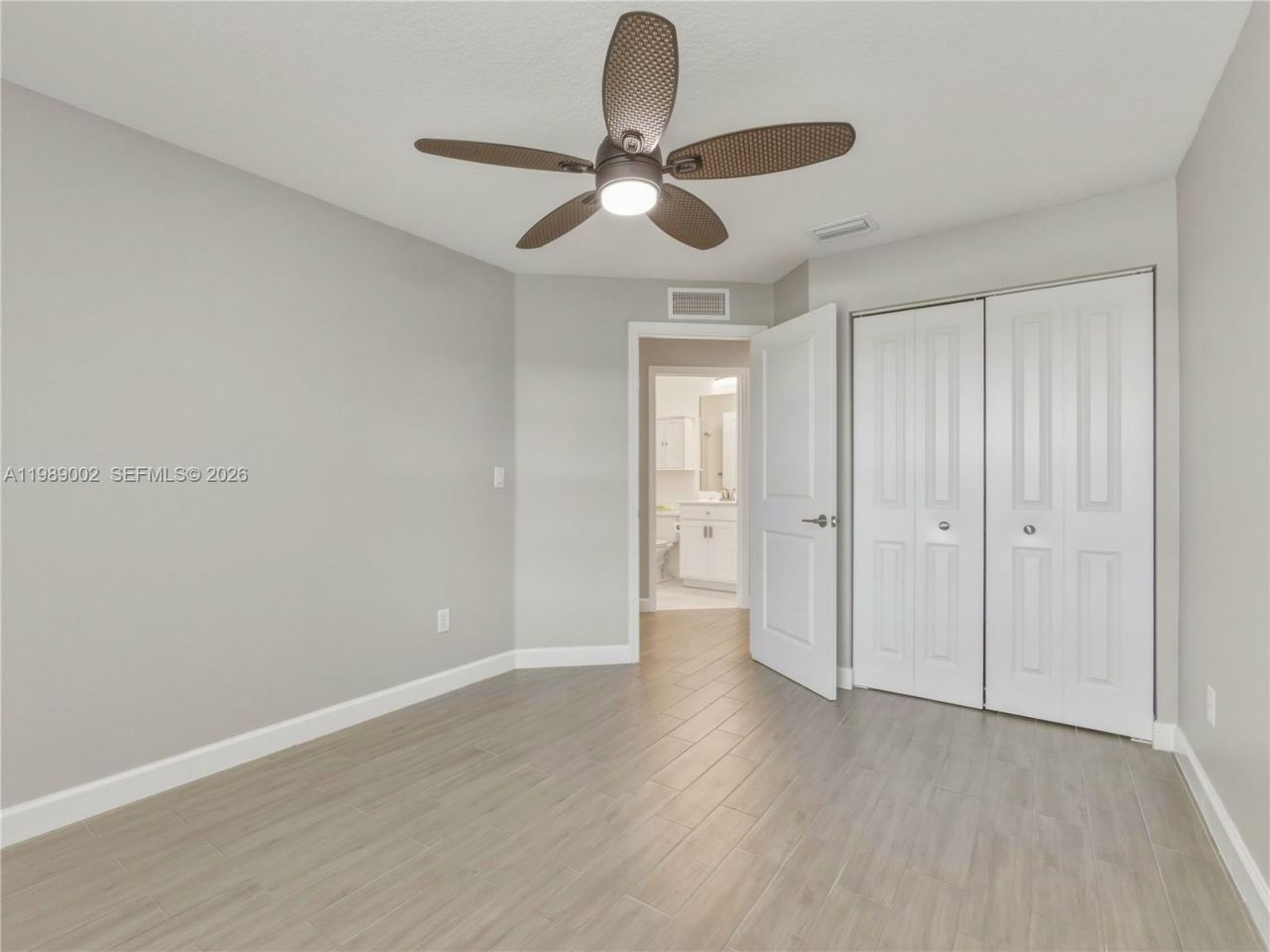 6011 Woods Edge Cir , Unit 6011, Riviera Beach, FL 33410 Photo