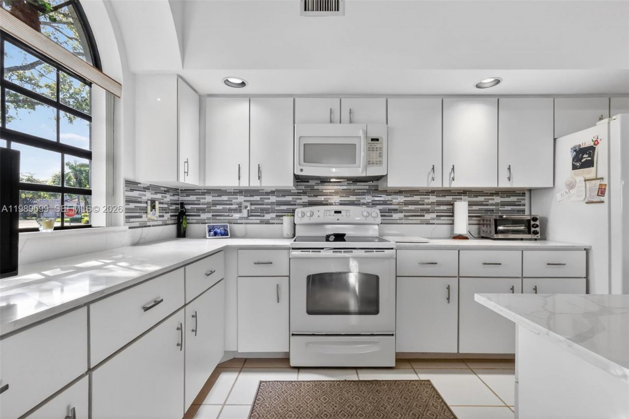 8033 Aberdeen Dr , Unit 102, Boynton Beach, FL 33472 Photo