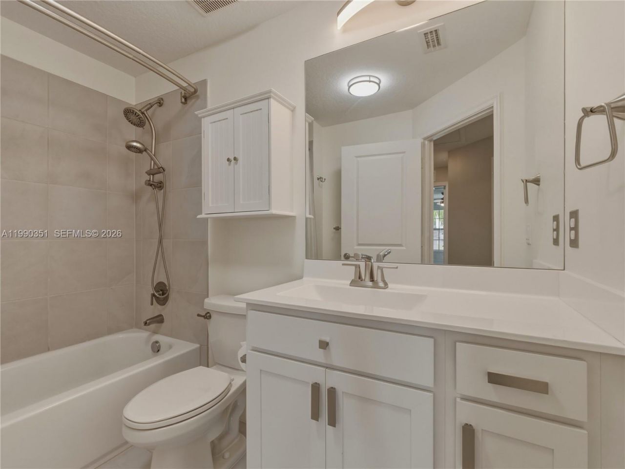 6011 Woods Edge Cir , Unit 6011, Riviera Beach, FL 33410 Photo