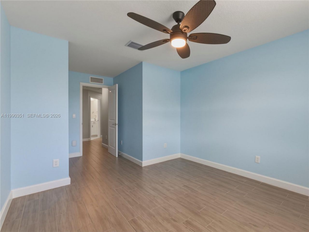 6011 Woods Edge Cir , Unit 6011, Riviera Beach, FL 33410 Photo