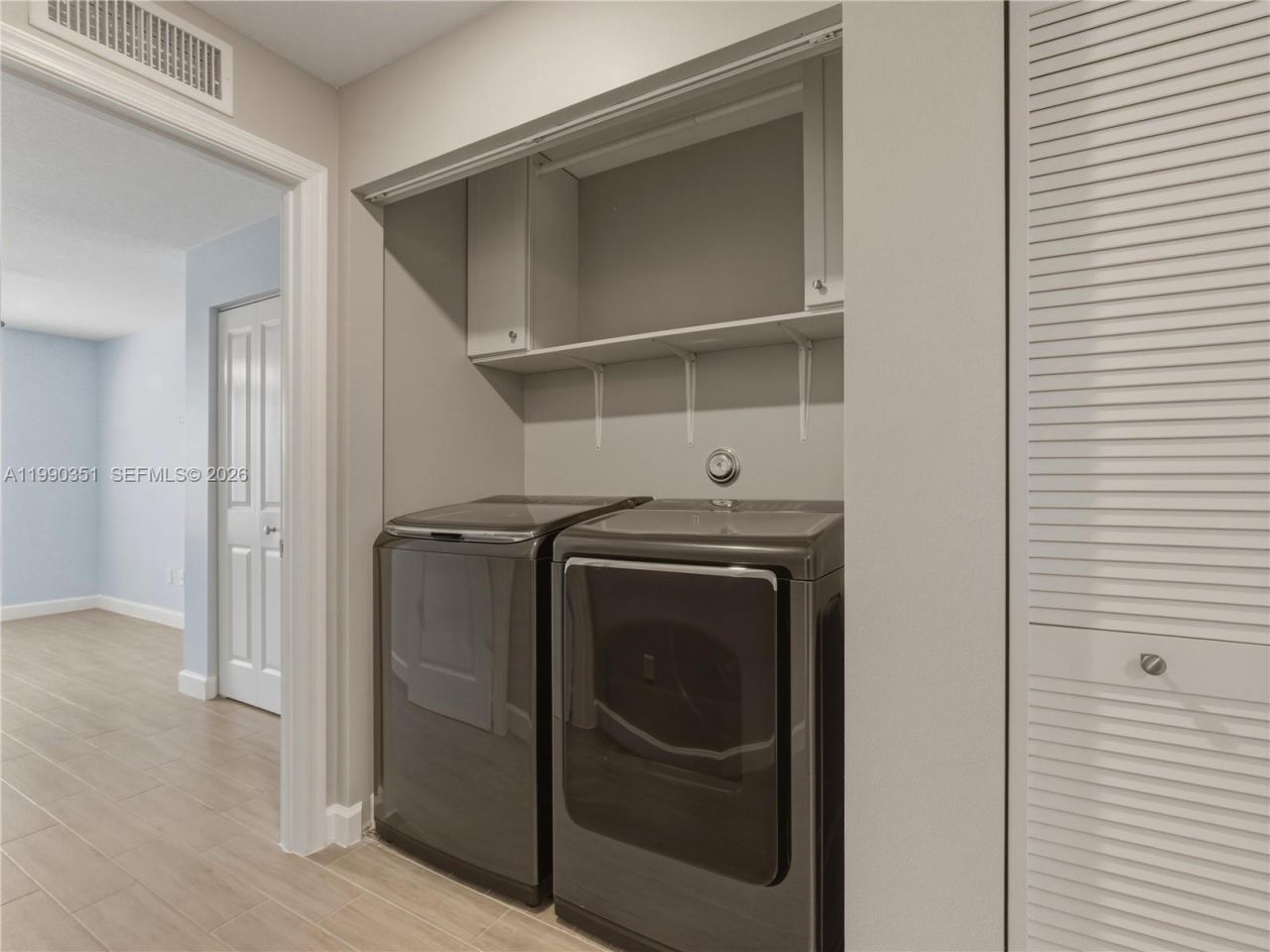 6011 Woods Edge Cir , Unit 6011, Riviera Beach, FL 33410 Photo