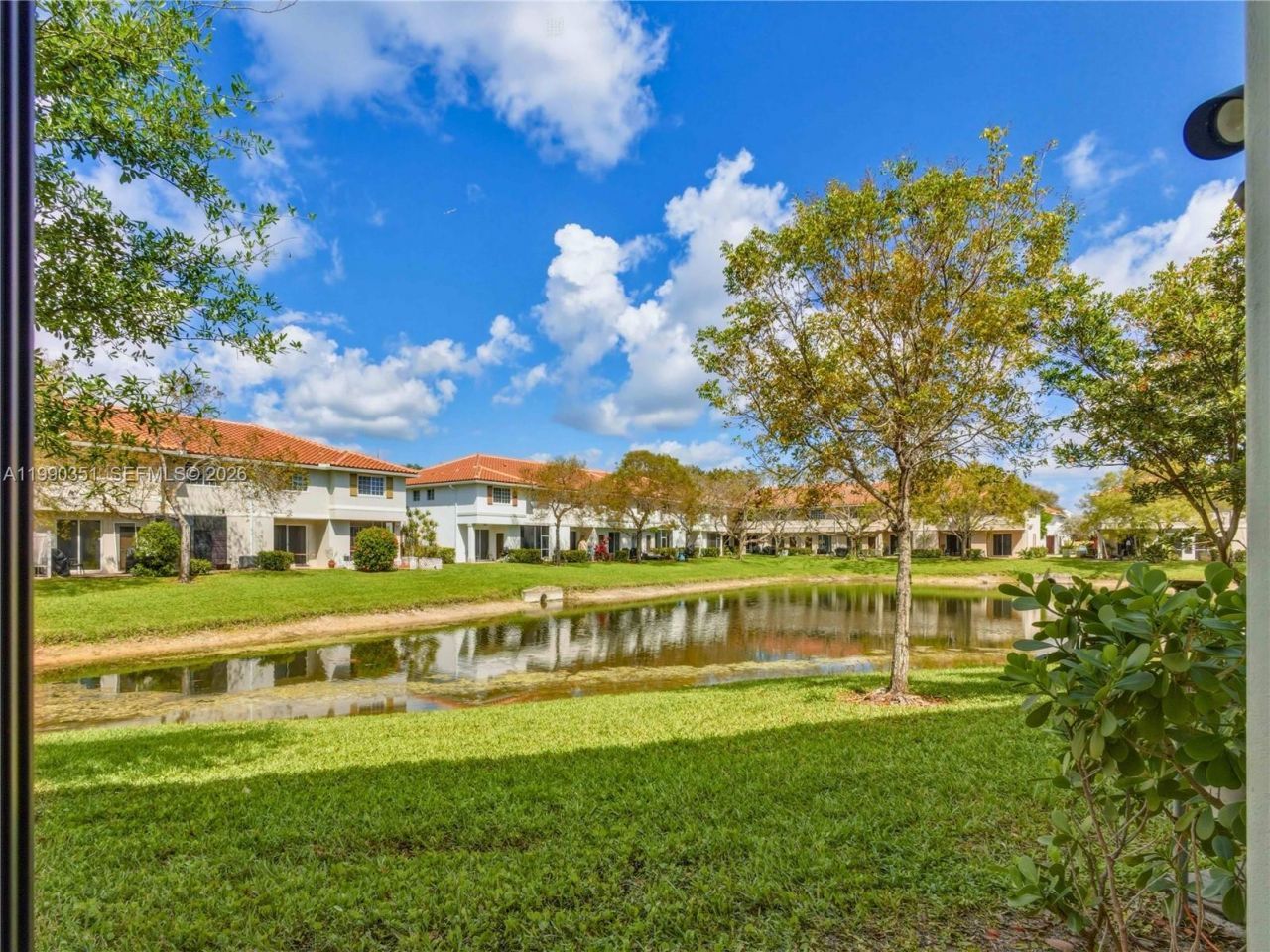 6011 Woods Edge Cir , Unit 6011, Riviera Beach, FL 33410 Photo