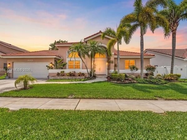 20106 NW 9th Dr , Pembroke Pines, FL 33029
