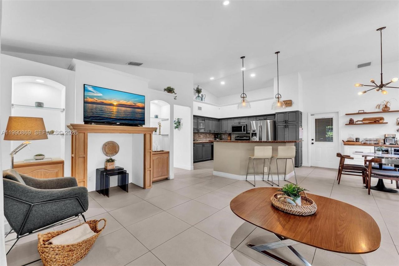 20106 NW 9th Dr , Pembroke Pines, FL 33029 Photo