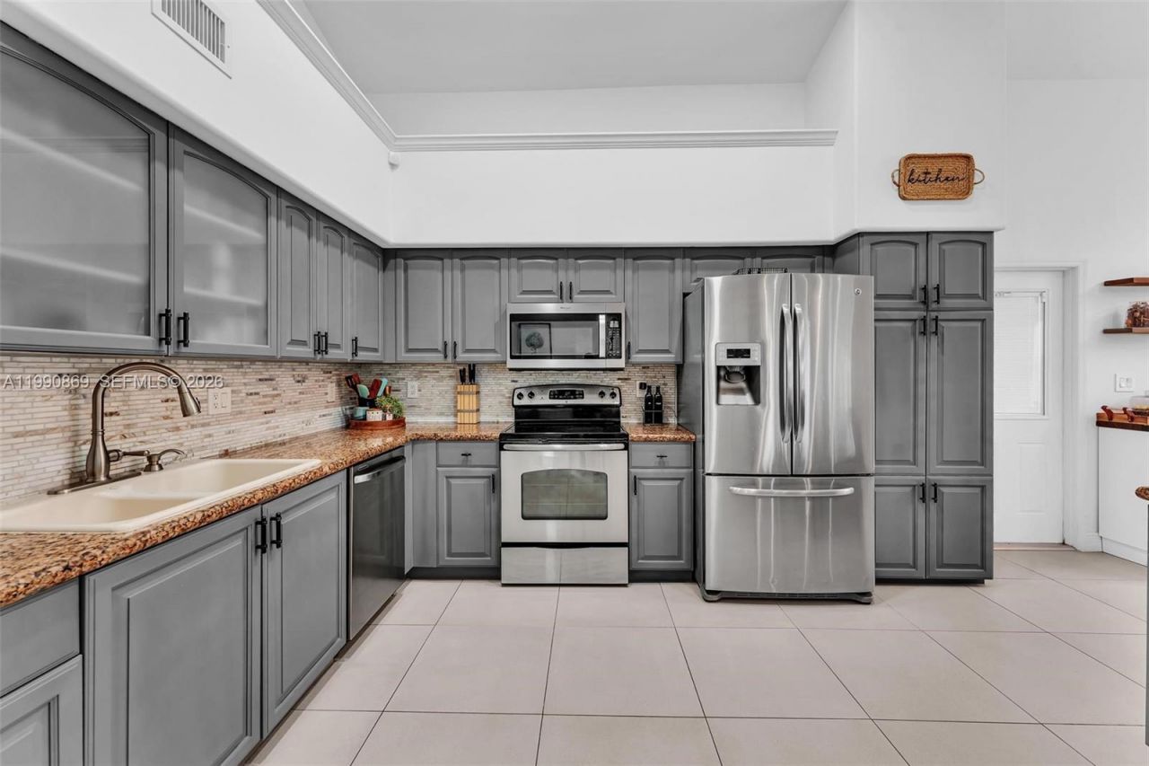 20106 NW 9th Dr , Pembroke Pines, FL 33029 Photo