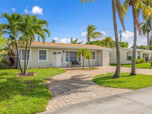 1460 NE 30th Ct, Pompano Beach, FL 33064