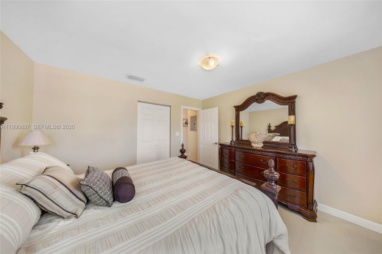 1460 NE 30th Ct, Pompano Beach, FL 33064 Photo