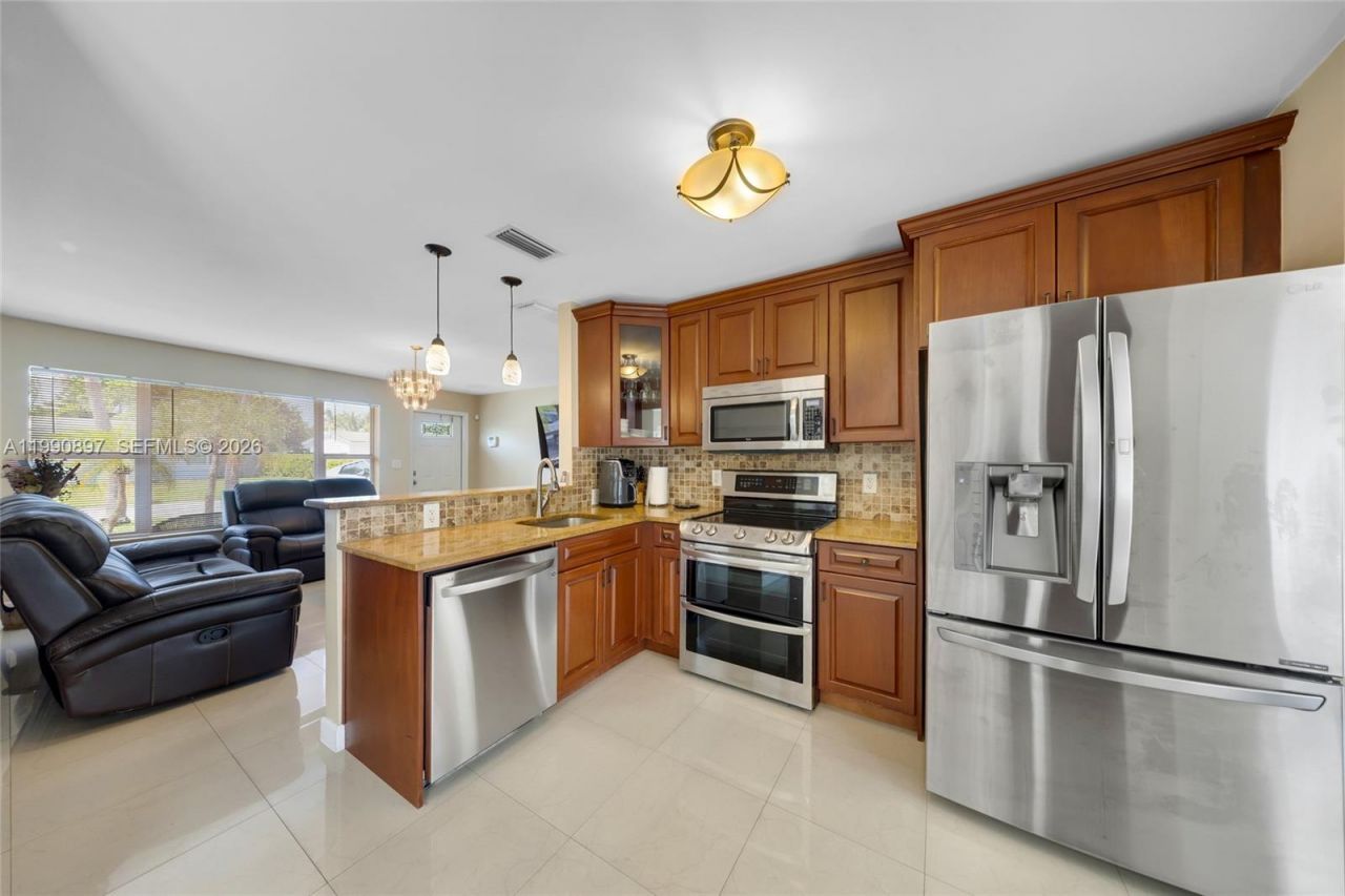 1460 NE 30th Ct, Pompano Beach, FL 33064 Photo