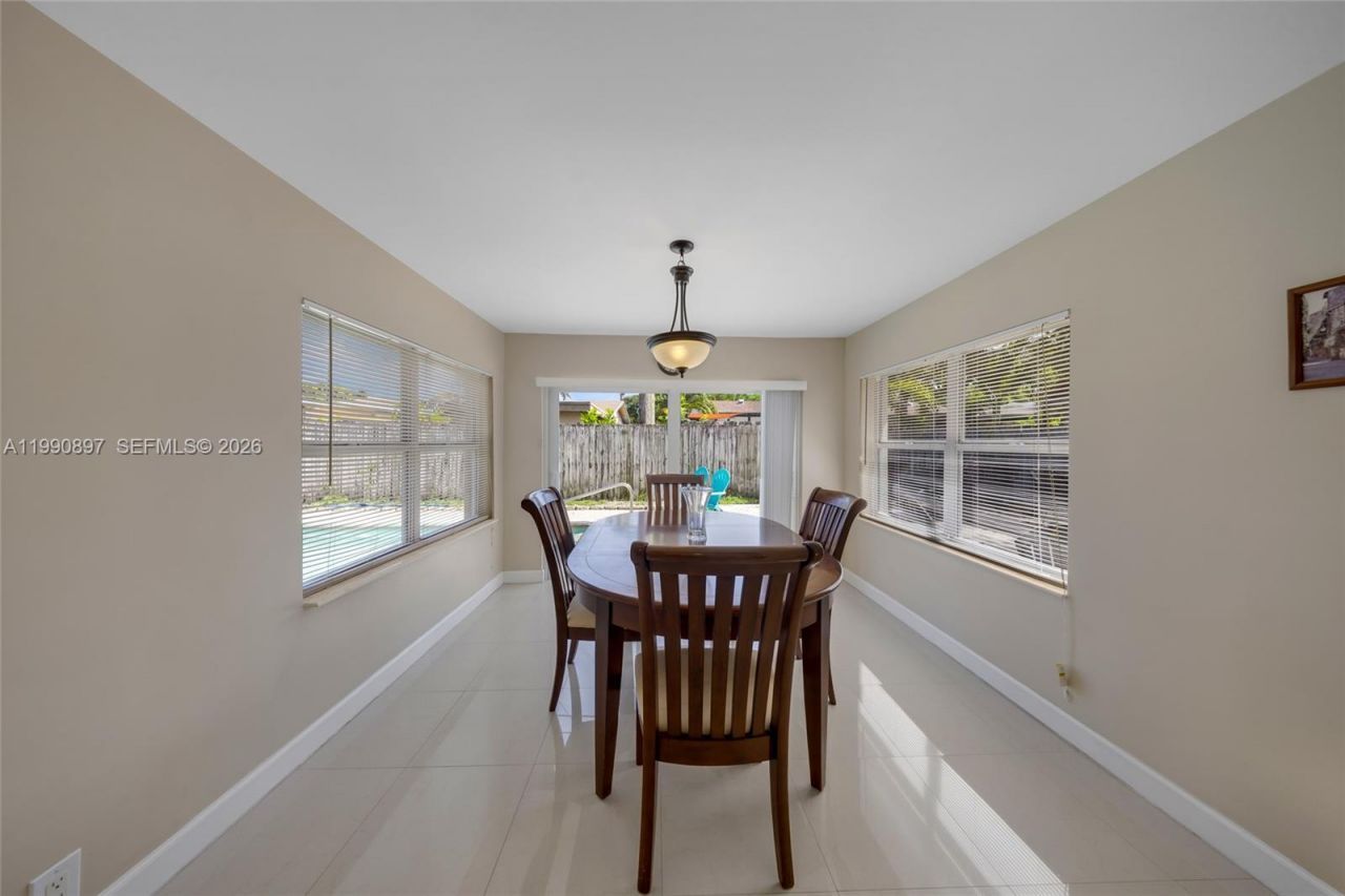 1460 NE 30th Ct, Pompano Beach, FL 33064 Photo