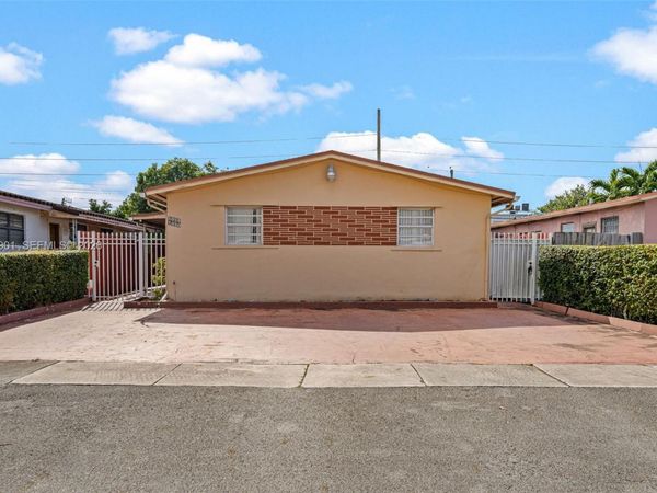 1028 W 30th St , Unit 1028, Hialeah, FL 33012