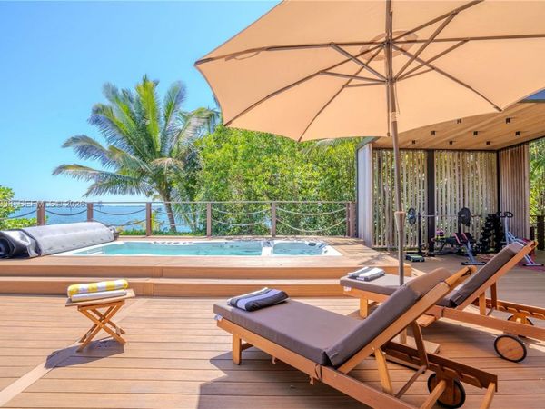 11450 N Bayshore Dr , North Miami, FL 33181