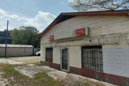 1637 W Highway 38 photo 4