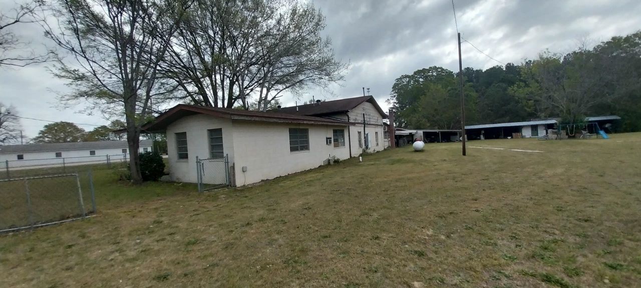 1637 W Highway 38 Photo 4