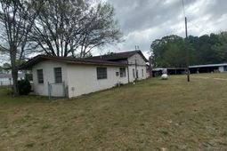 1637 W Highway 38 photo 4