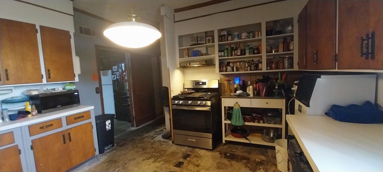 1637 W Highway 38 Photo 9