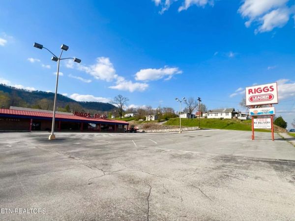 502 W Central Ave, LaFollette, TN 37766