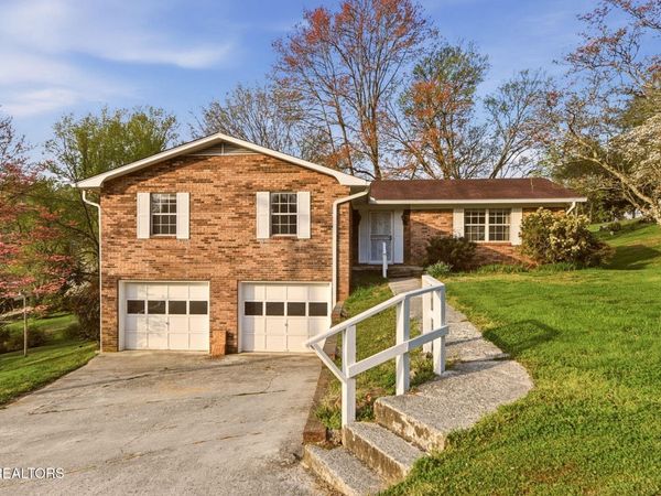 307 Walnut St, Clinton, TN 37716