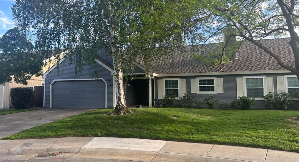 1172 Spruce Tree Cir, Sacramento, CA 95831 Photo
