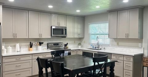 1172 Spruce Tree Cir, Sacramento, CA 95831 Photo