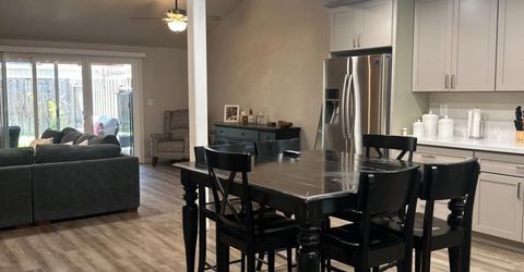 1172 Spruce Tree Cir, Sacramento, CA 95831 Photo