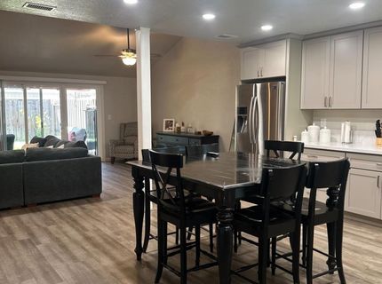 1172 Spruce Tree Cir, Sacramento, CA 95831 Photo