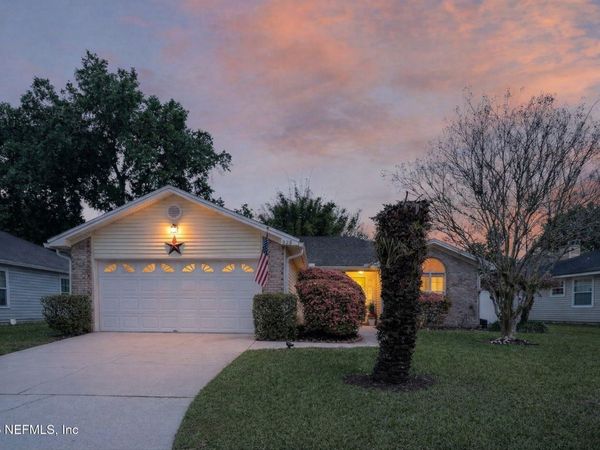 825 LONG LAKE Drive, Jacksonville, FL 32225