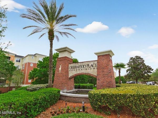 4480 DEERWOOD LAKE Parkway, Unit 431, Jacksonville, FL 32216