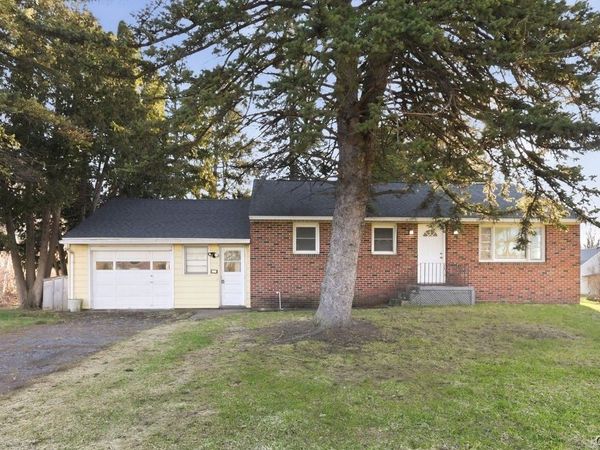 7310 Oswego Road , Liverpool, NY 13090