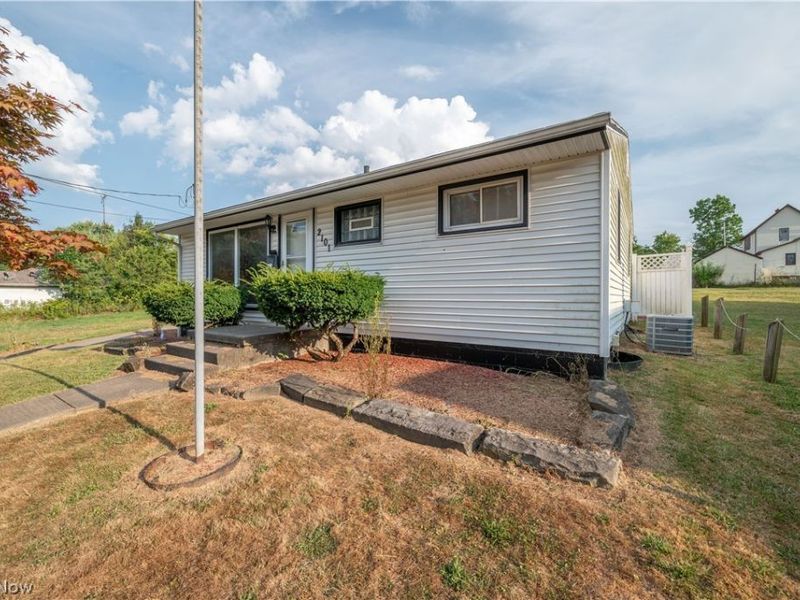 2101 Cherry Hill Avenue, Youngstown, OH 44509 Photo 2