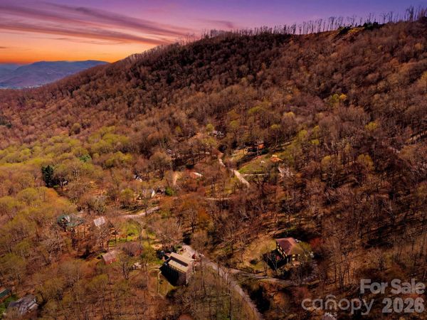 210 Apple Creek Road, Waynesville, NC 28786