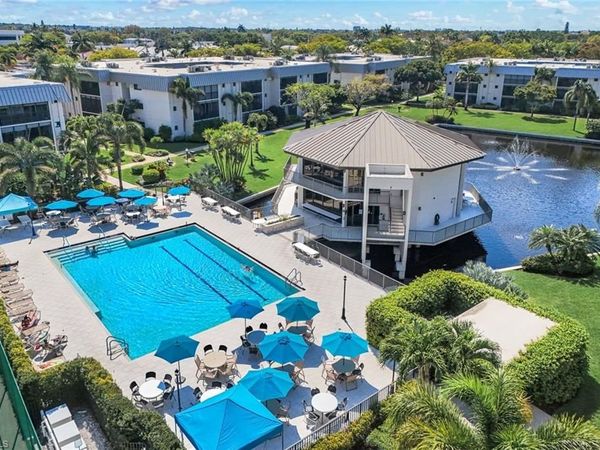 788 Park Shore DR, Unit E20, NAPLES, FL 34103