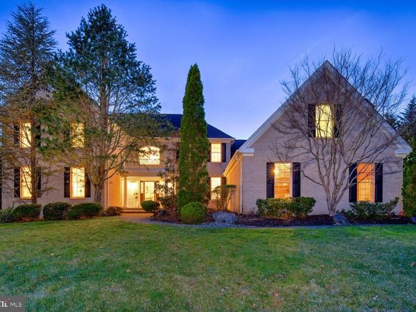 4 STONE MEADOW COURT, PLAINSBORO, NJ 08536