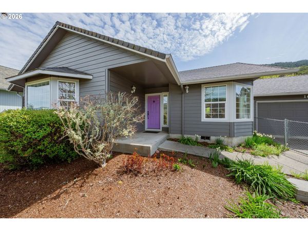 1074 ARBURNIA ST, Myrtle Creek, OR 97457