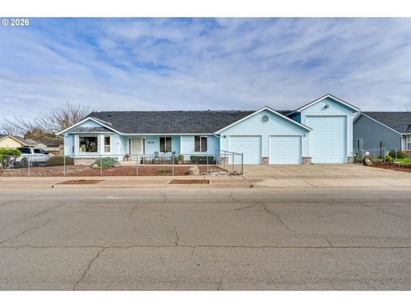 4608 HOLLY ST, Springfield, OR 97478