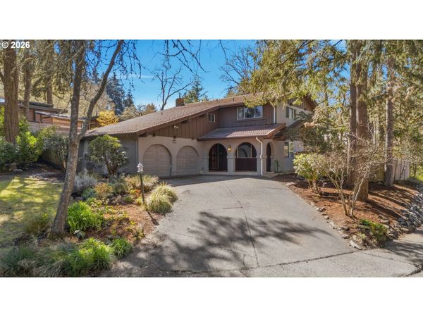 320 DELLWOOD DR, Eugene, OR 97405