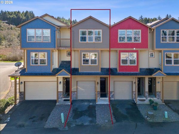 475 SE 35TH ST, Unit E-25, Newport, OR 97366