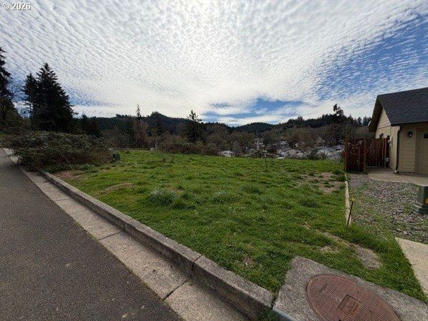 1027 FOREST HEIGHTS ST, Unit 19-21, Sutherlin, OR 97479