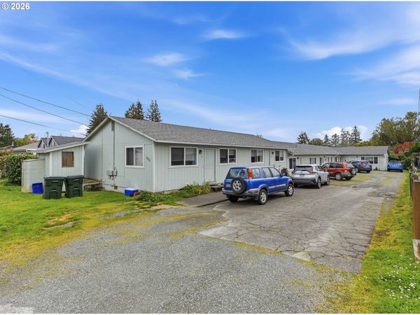 1035 W 11TH ST, Coquille, OR 97423
